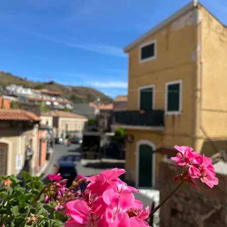 Vista Da Re * Aci Castello