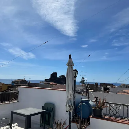 Vista Da Re Aci Castello